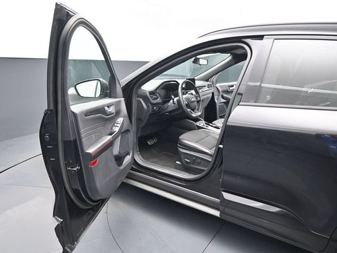 Used 2023 Ford Escape ST-Line w/ Equipment Group 301A FWD image 8