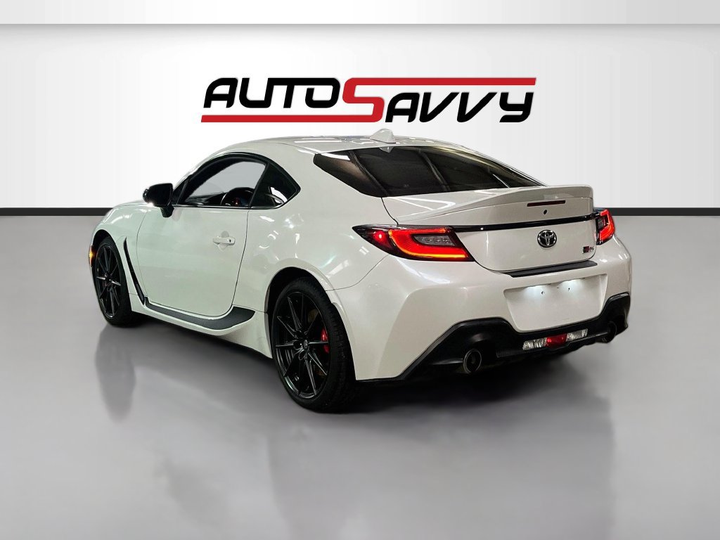 Used 2024 Toyota GR86 Premium w/ Performance Package RWD image 5