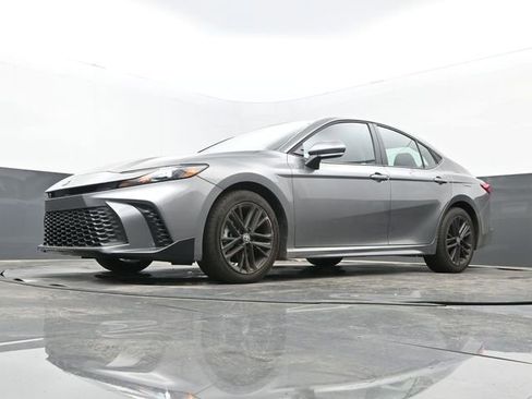 Used 2026 Toyota Camry SE image 26