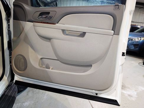 Used 2011 Chevrolet Tahoe LT image 26