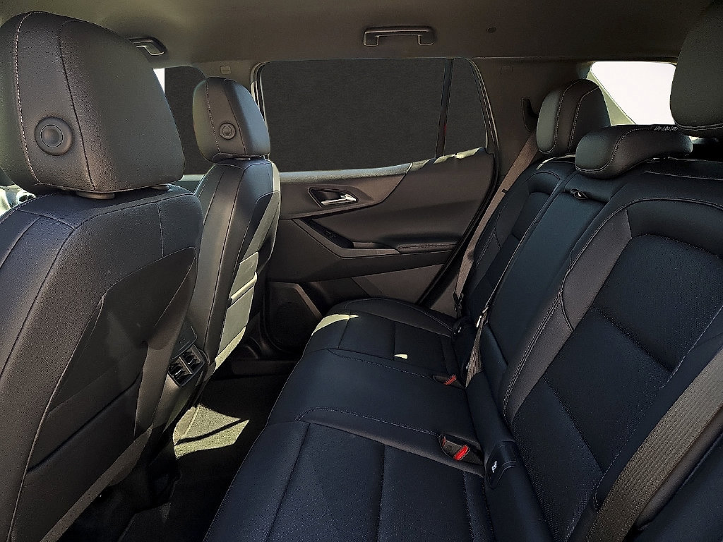 Used 2025 Chevrolet Equinox LT w/ Convenience Package II AWD/4WD image 9