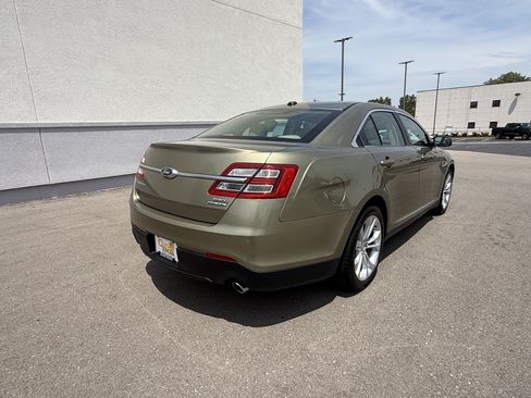 Used 2013 Ford Taurus SEL FWD image 3