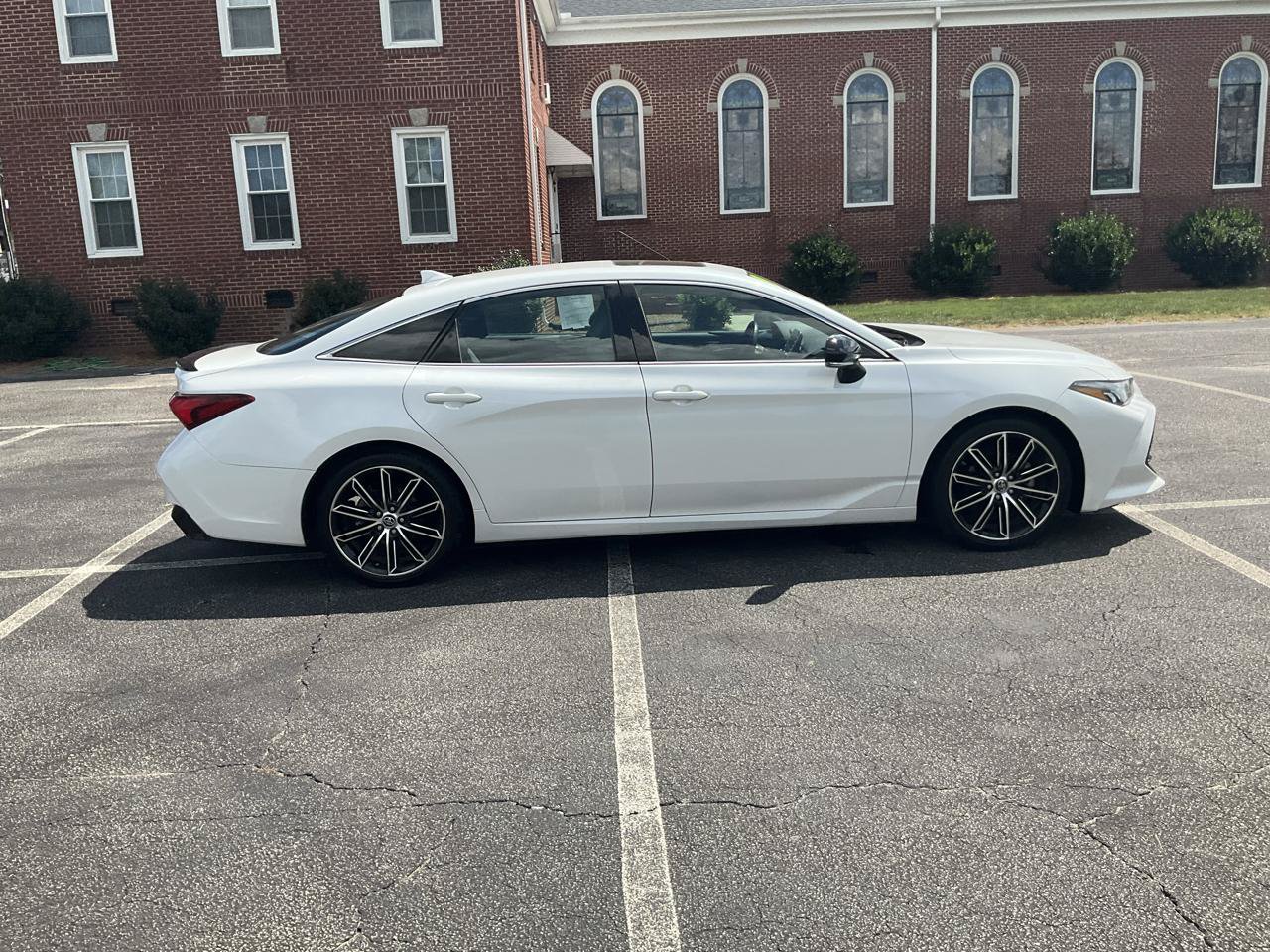 Used 2019 Toyota Avalon XSE w/ Carpet Mat Package FWD image 5