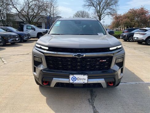 New 2026 Chevrolet Traverse Z71 w/ Enhanced Driving Package AWD/4WD image 3