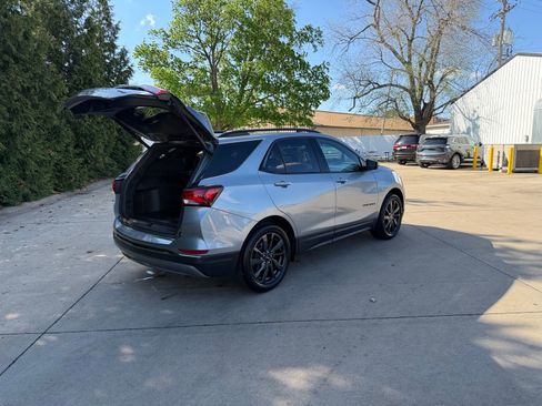 Used 2023 Chevrolet Equinox RS FWD image 32