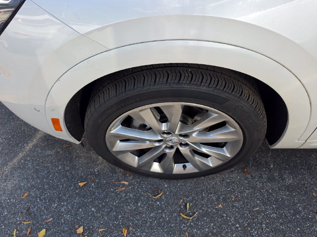 Used 2023 Buick Envision Avenir w/ Premium Seat Package AWD/4WD image 5