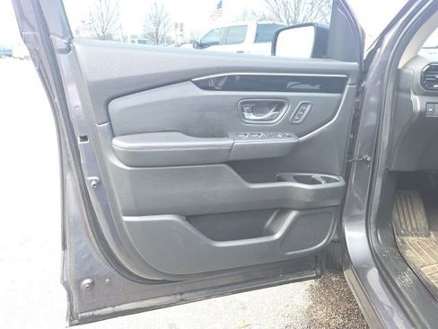 Used 2025 Honda Pilot Touring image 24