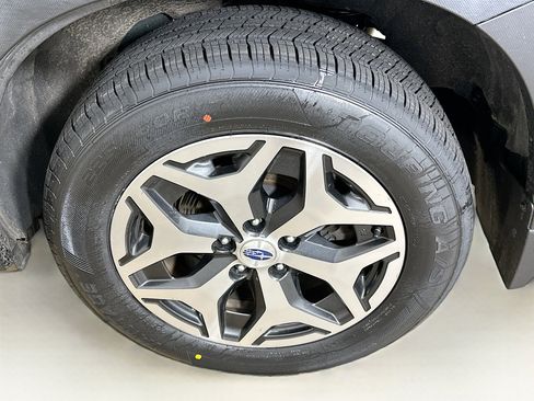 Used 2024 Subaru Forester Premium image 11