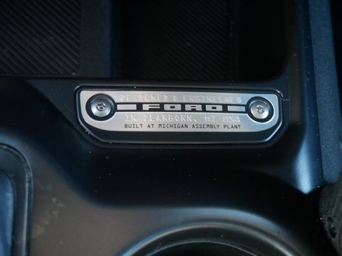 Used 2025 Ford Bronco Badlands image 31