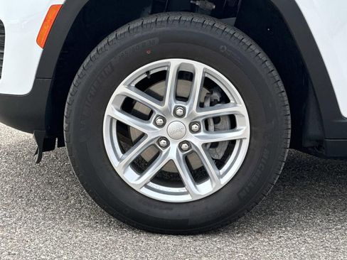 New 2026 Jeep Grand Cherokee Laredo image 8