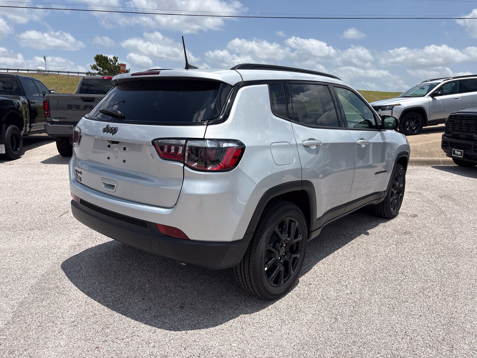 New 2026 Jeep Compass Latitude AWD/4WD image 6