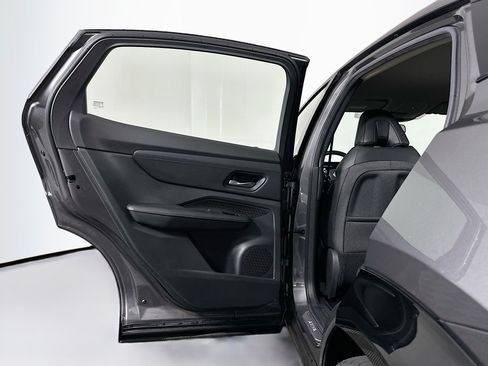 Used 2024 Nissan Ariya AWD image 26