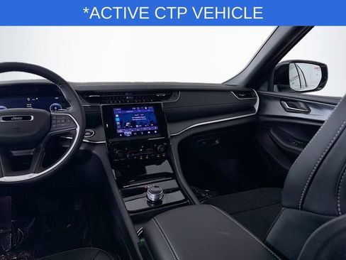 New 2025 Jeep Grand Cherokee Altitude AWD/4WD image 23