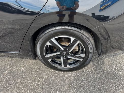 Used 2025 Nissan Sentra SV FWD image 28