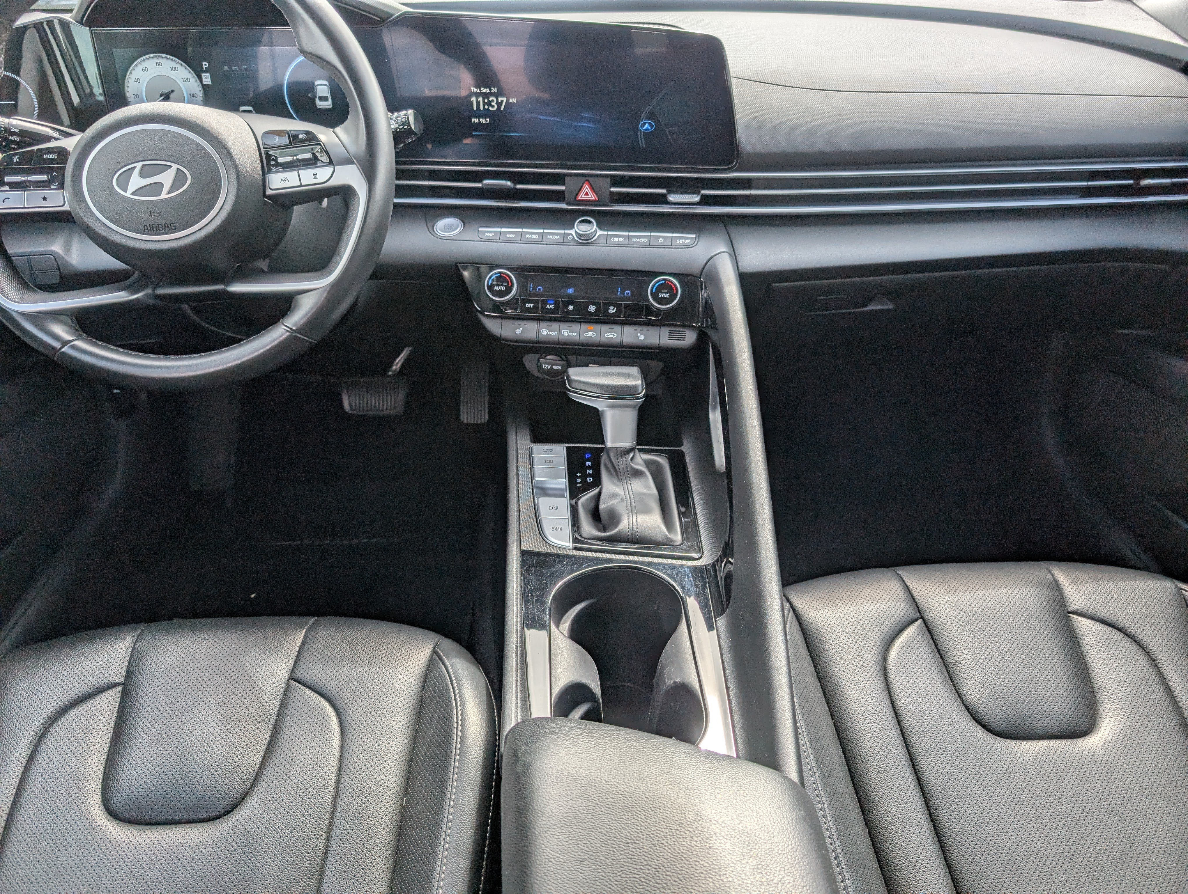 Used 2025 Hyundai Elantra Limited FWD image 7
