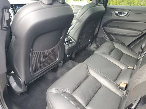 Used 2020 Volvo XC60 T6 Inscription image 12