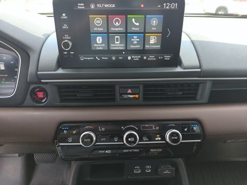 Used 2024 Honda Pilot Elite image 38