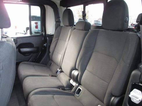 Used 2020 Jeep Gladiator Sport w/ Quick Order Package 24S image 15