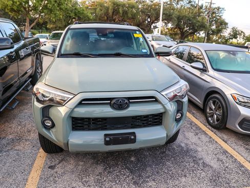 Used 2022 Toyota 4Runner Trail Special Edition AWD/4WD image 4