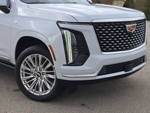 New 2026 Cadillac Escalade Luxury image 2
