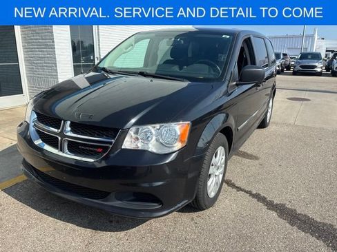 Used 2015 Dodge Grand Caravan American Value Package w/ UConnect Hands-Free Group FWD image 1