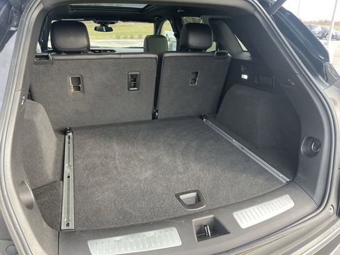 Certified 2022 Cadillac XT5 Premium Luxury w/ LPO, Floor Liner Package image 15