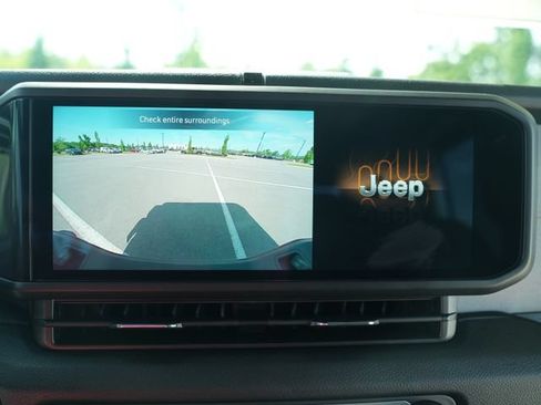 New 2026 Jeep Gladiator Sport w/ Dual Top Group AWD/4WD image 25