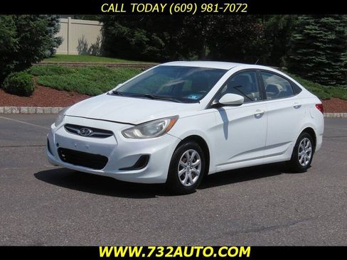 Used 2012 Hyundai Accent GLS FWD image 1