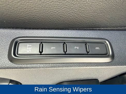 Used 2025 Volkswagen Jetta SEL FWD image 15