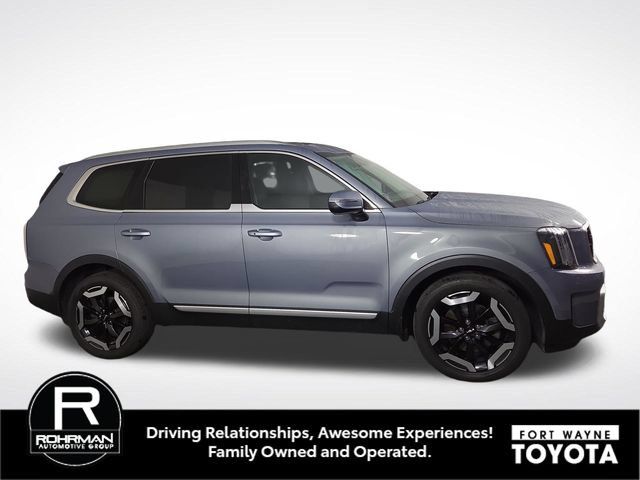 Used 2024 Kia Telluride EX AWD/4WD image 5