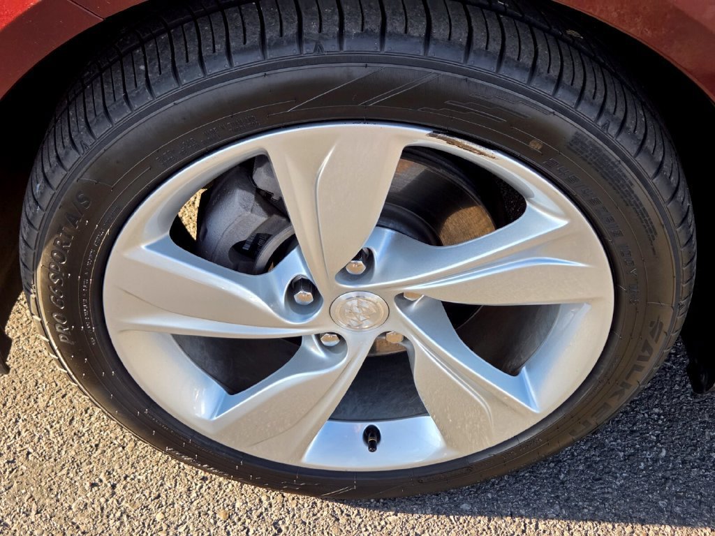 Used 2018 Buick Regal Preferred w/ Sights and Sounds Package FWD image 12