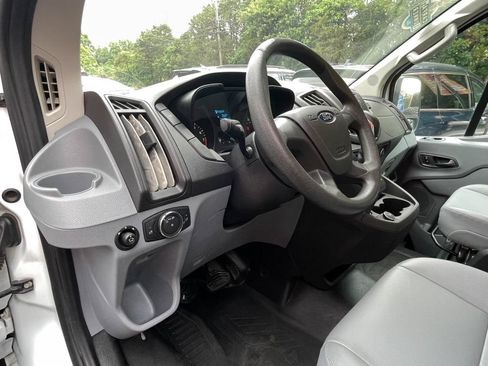 Used 2018 Ford Transit 250 130 Low Roof RWD image 32