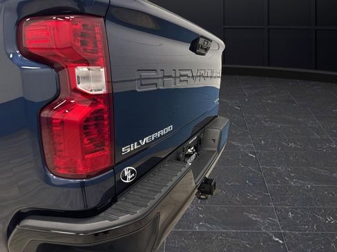 Used 2023 Chevrolet Silverado 2500 Custom w/ Custom Value Package image 31