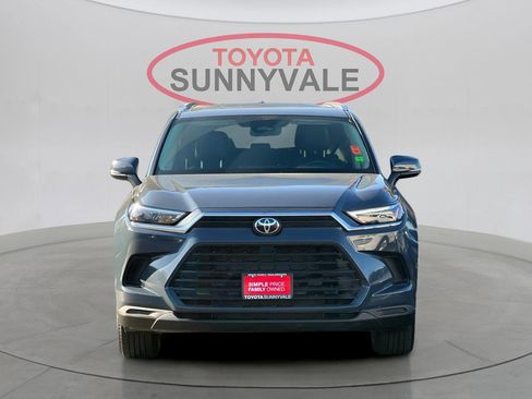 Certified 2025 Toyota Grand Highlander AWD image 12