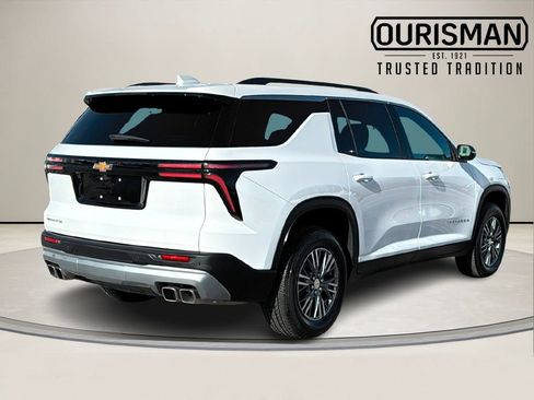 Used 2025 Chevrolet Traverse LT image 5