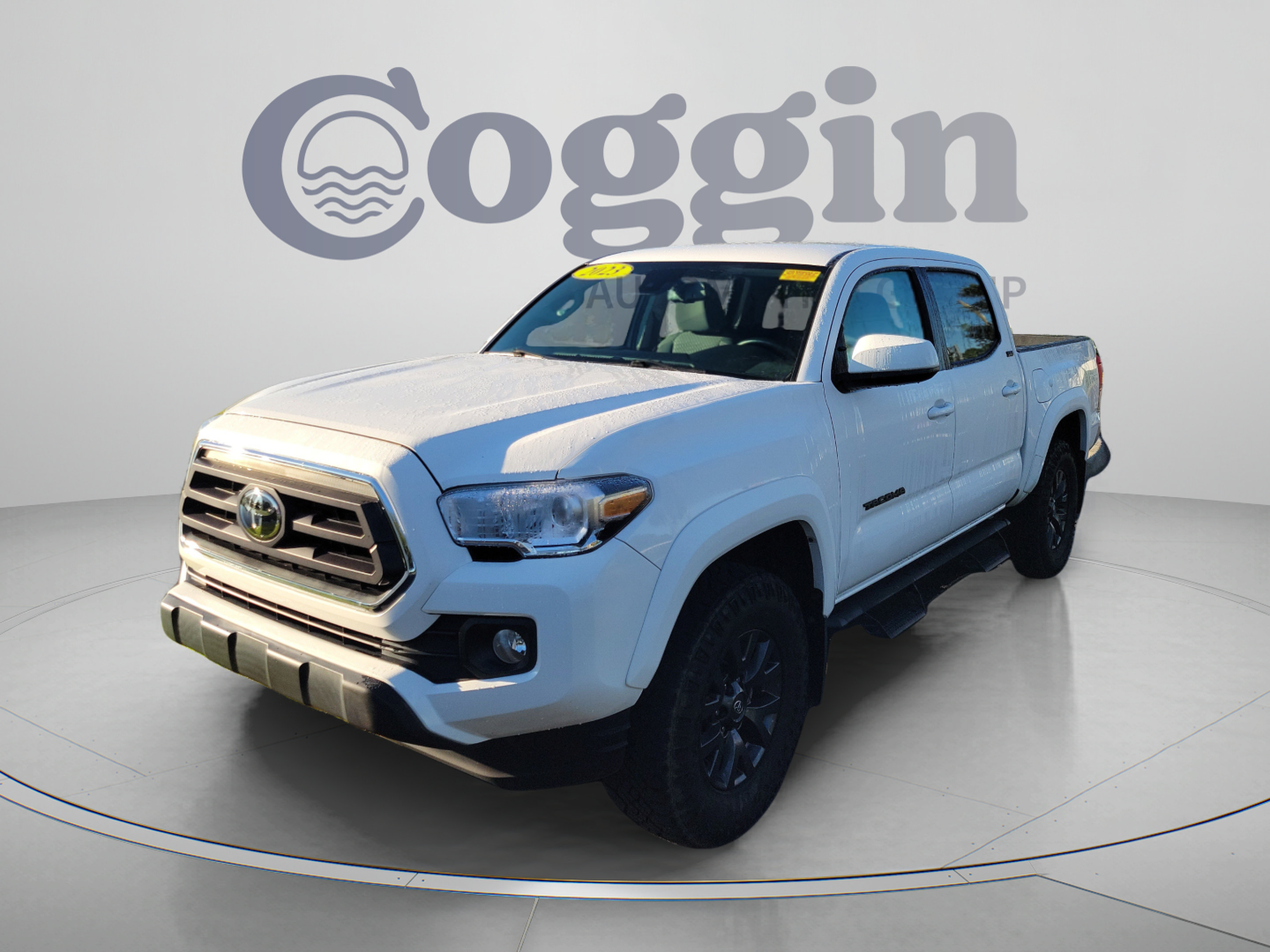 Used 2023 Toyota Tacoma SR5 RWD image 2