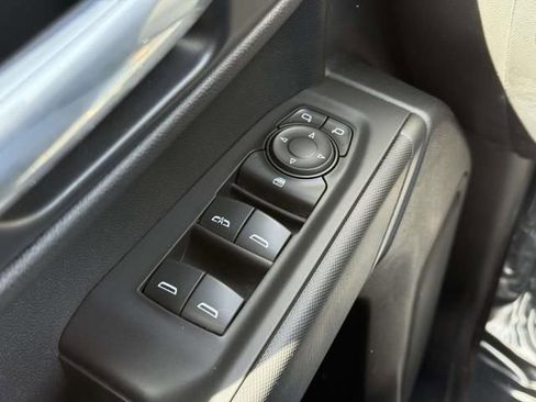 Used 2020 Chevrolet Silverado 1500 Custom w/ Custom Value Package AWD/4WD image 16
