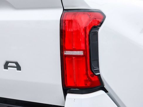 Certified 2024 Toyota Tacoma SR5 AWD/4WD image 25