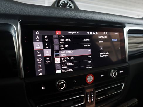 Certified 2026 Porsche Macan AWD/4WD image 19