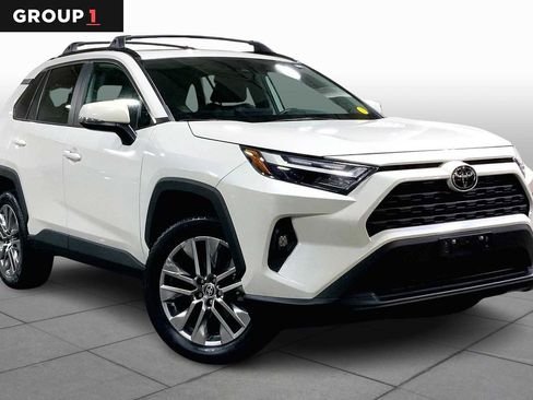 Certified 2022 Toyota RAV4 XLE Premium image 2
