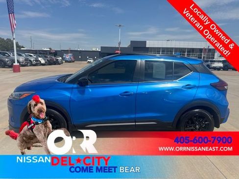 Used 2023 Nissan Kicks SR w/ SR Premium Package FWD image 2