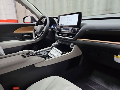 New 2026 Toyota Grand Highlander AWD image 28