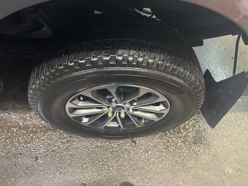 Used 2011 Ford F150 XLT w/ XLT Chrome Pkg image 18