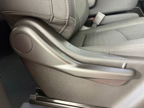 Used 2023 Chevrolet Silverado 1500 LT image 33