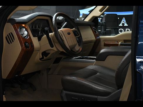 Used 2015 Ford F350 King Ranch w/ King Ranch w/Chrome Package AWD/4WD image 7