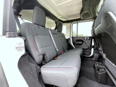 Used 2025 Jeep Wrangler Unlimited Rubicon AWD/4WD image 20
