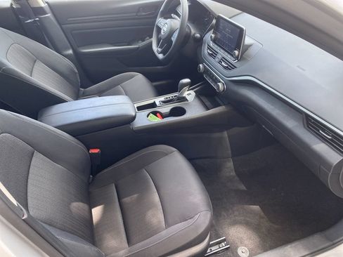 Used 2025 Nissan Altima 2.5 S FWD image 29