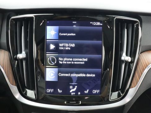 Used 2022 Volvo S60 B5 Momentum w/ Premium Package AWD/4WD image 22