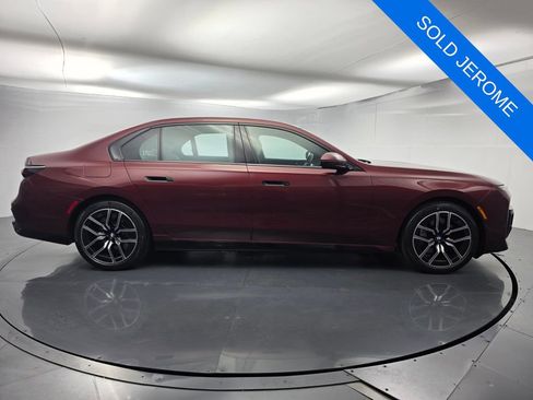 Certified 2023 BMW 760i xDrive AWD/4WD image 3