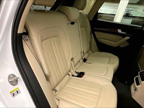 Used 2021 Audi Q5 Premium Plus w/ Premium Plus Package image 19